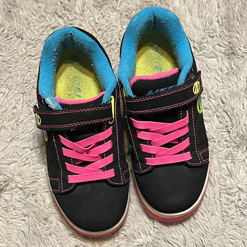 Kids Heelys Black and Pink Skate Shoes